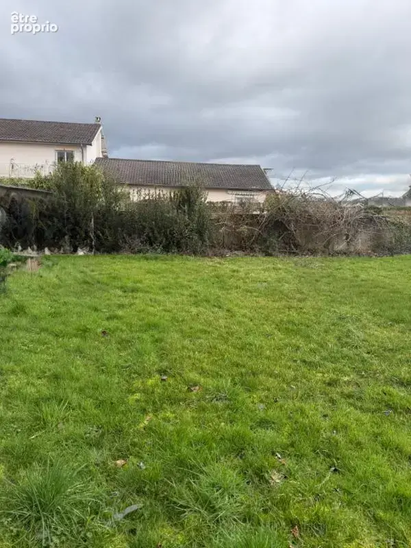 Terrain à SAINT-MARCEL