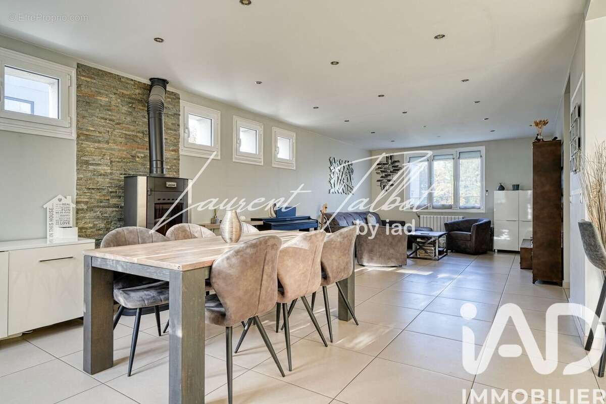 Photo 3 - Maison à HOUILLES