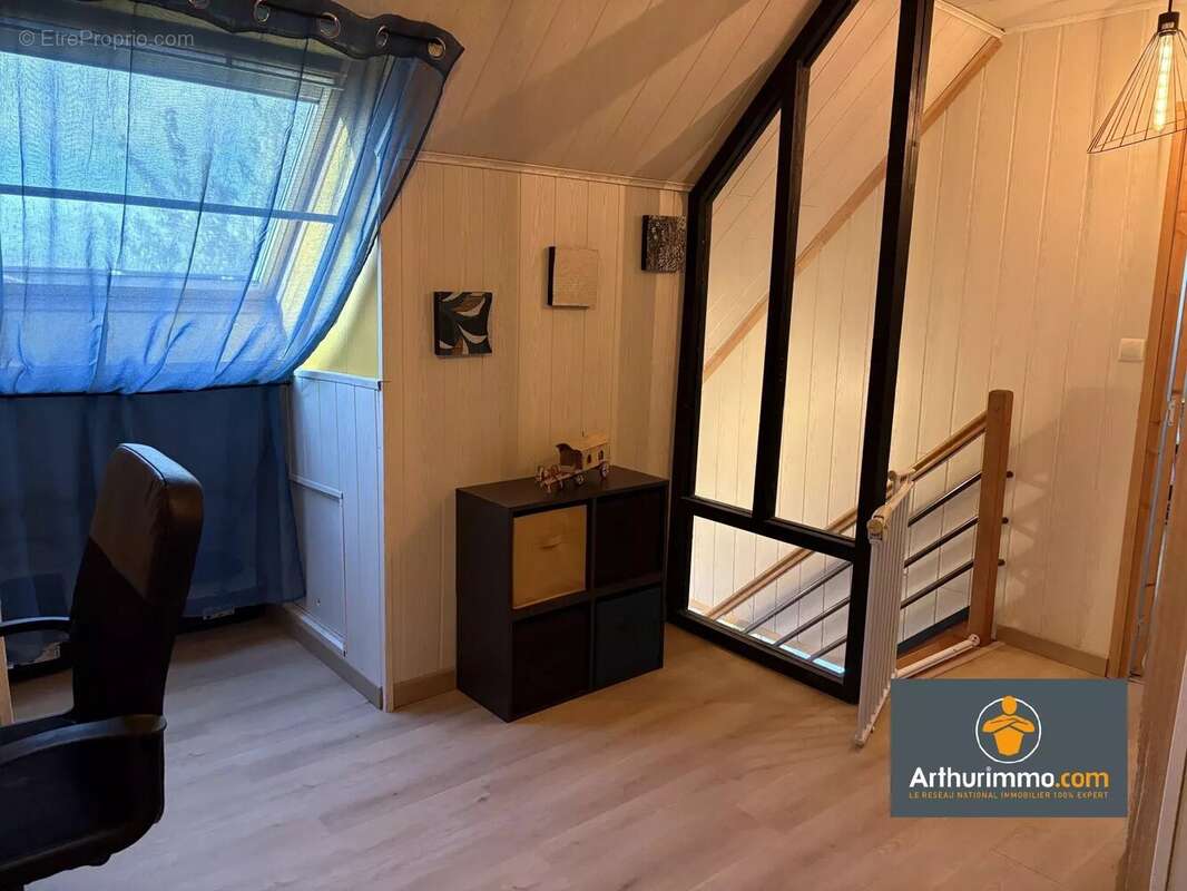 Maison à NEUFCHATEL-SUR-AISNE