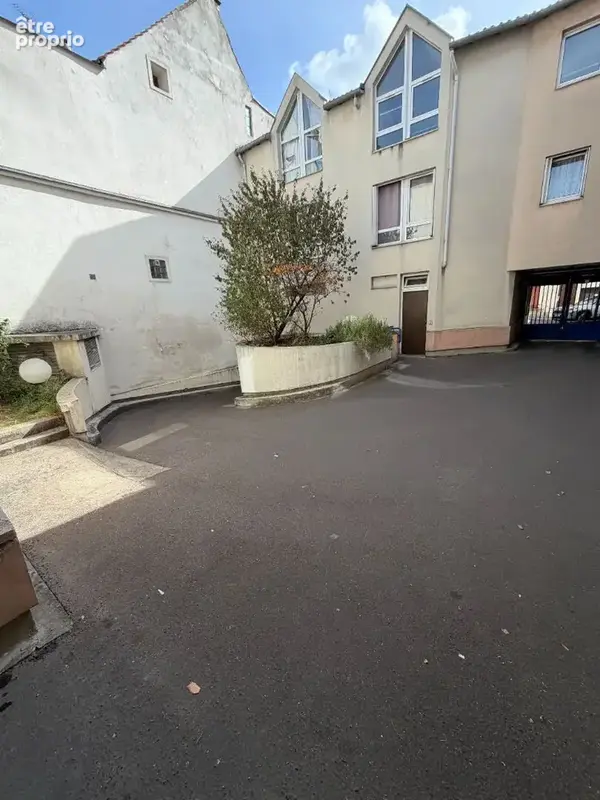Photo Parking à Montreuil au prix de 23 000€