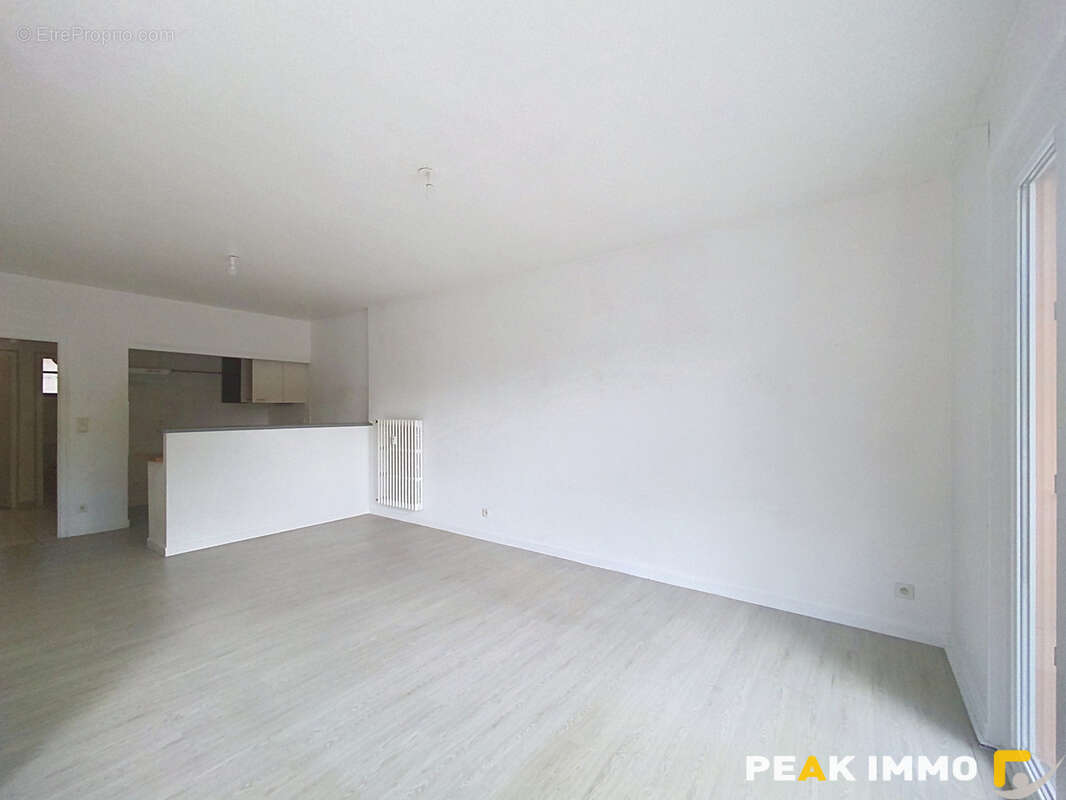 SAINT-JEOIRE-EN-FAUCIGNY   Appartement T3 de 60,75 m2 avec balcons, cave et stationnement - photo 4