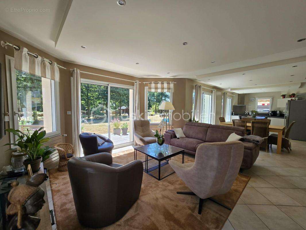 Maison familiale - vie de plain-pied - 4 chambres - spa - terrain constructible - photo 5