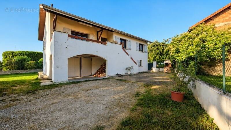 Maison à LA TOUR-DU-PIN