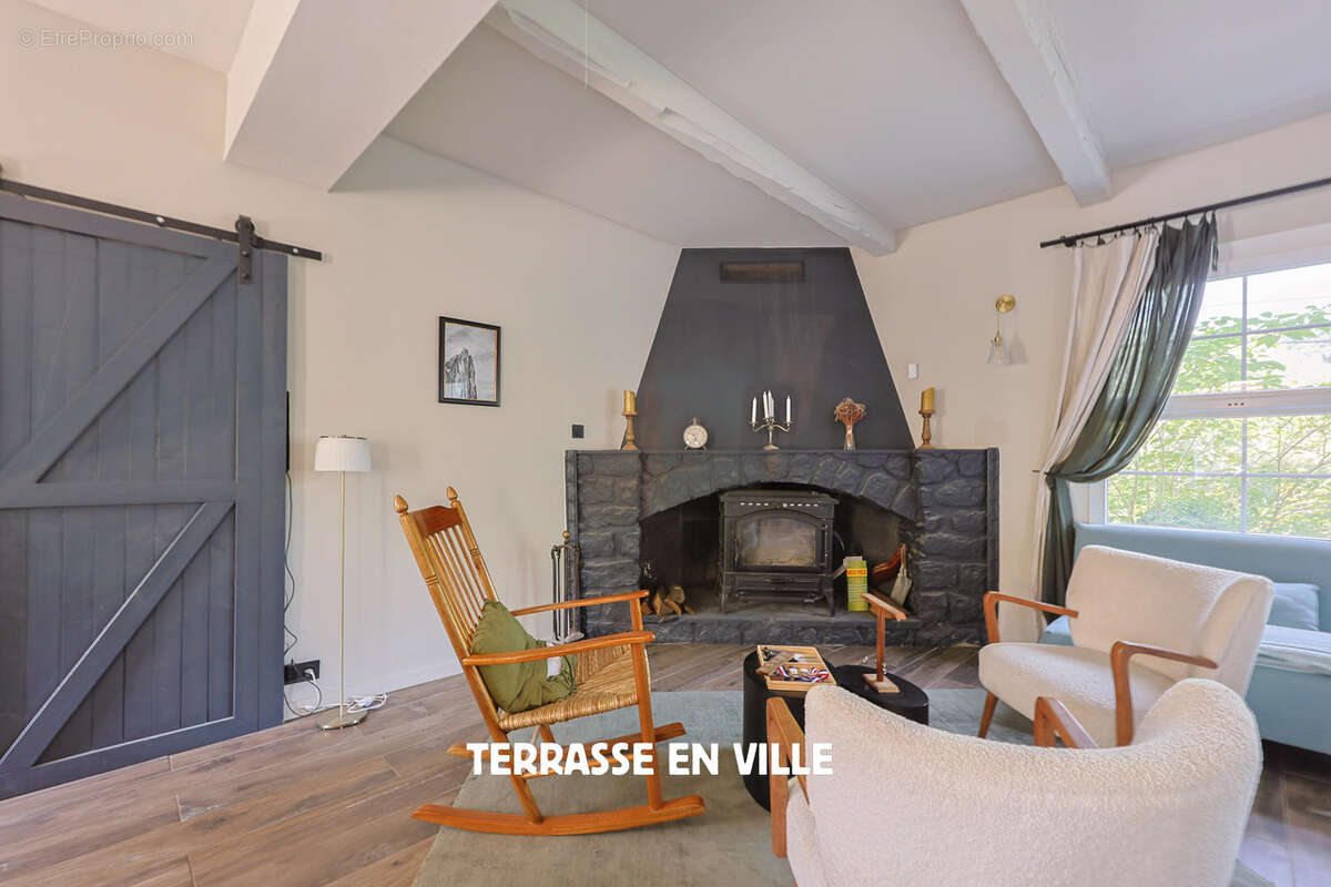 Appartement à EVENOS