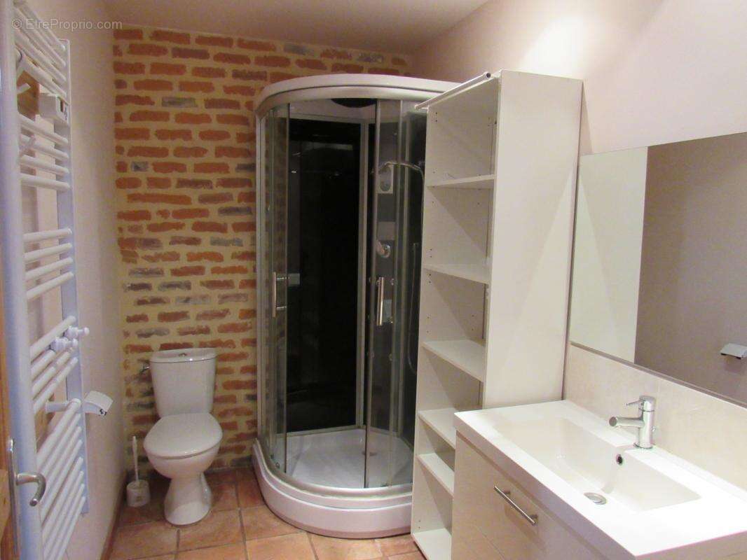 Grande maison medievale  de village entierement renovee dpe en b avec une petite maison qui sert de garage   290000€ - photo 37