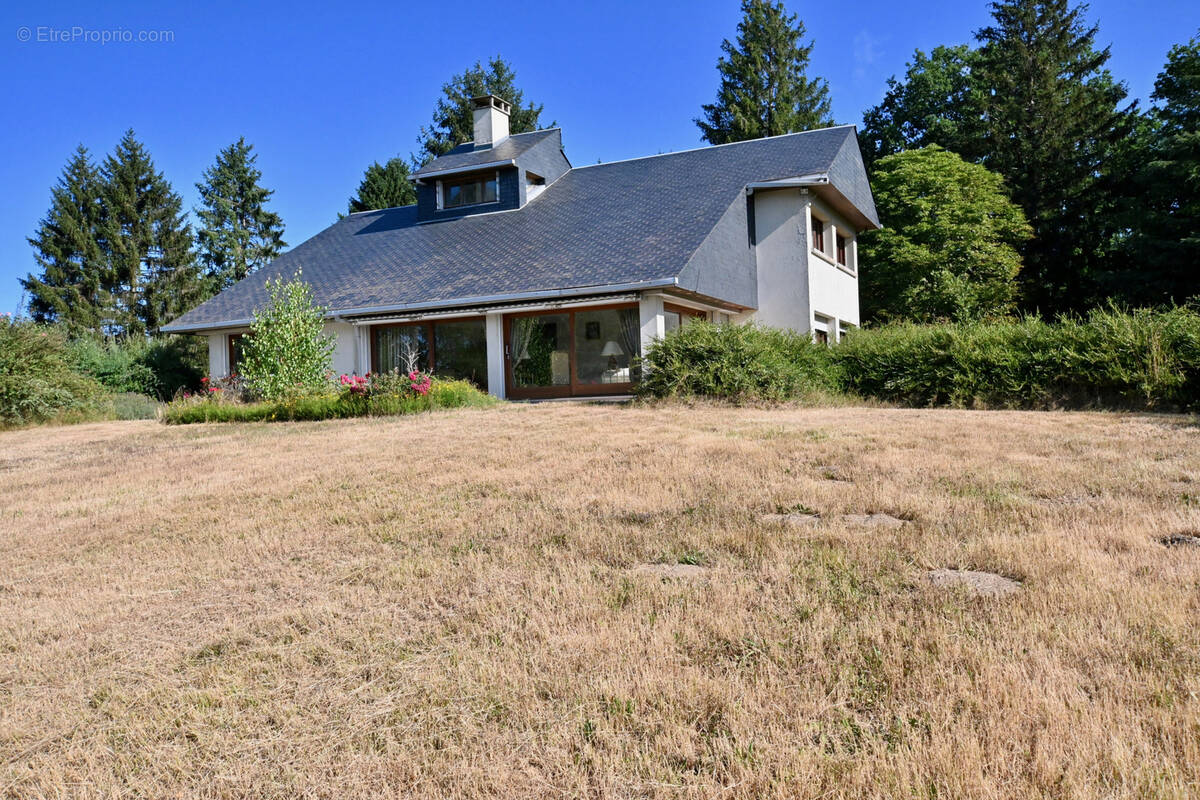 Maison à DUN-LES-PLACES