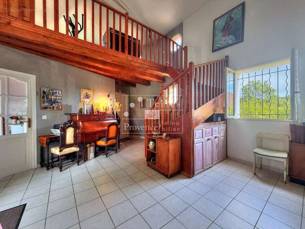 Maison à REGUSSE