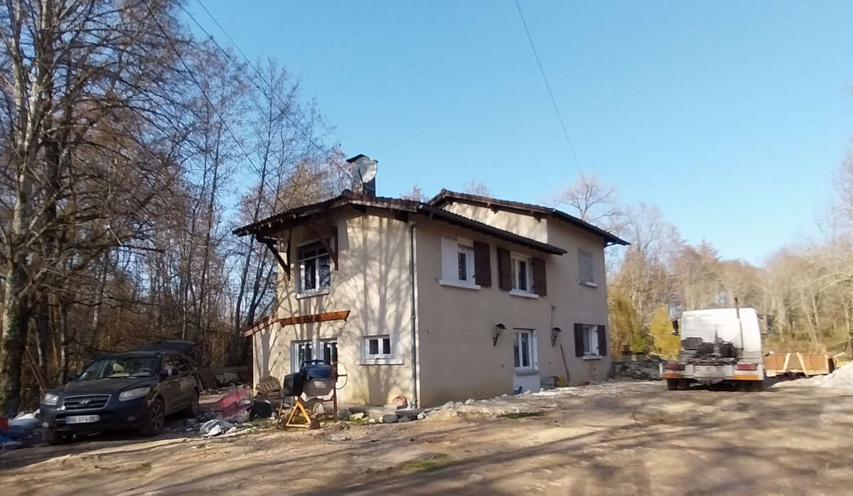 Maison à CHATEAU-L'EVEQUE