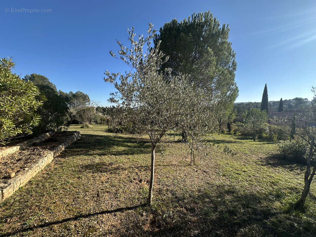 Terrain à LE VAL