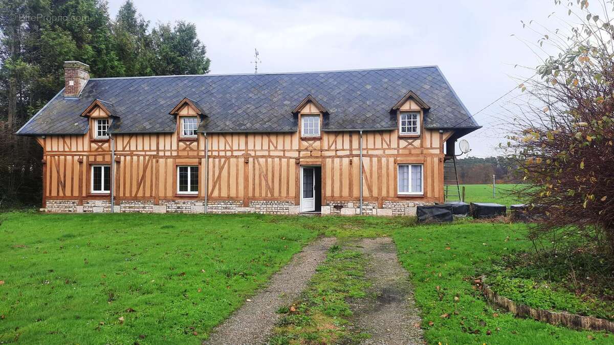 Maison à LA HAYE-DE-ROUTOT