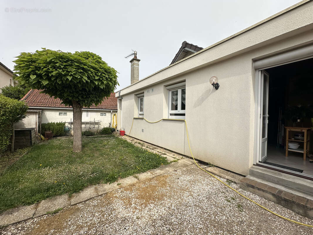 Maison à VAIRES-SUR-MARNE