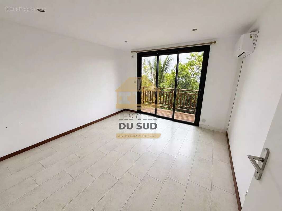 À vendre - maison de type t5  de 161,66 m² environ - saint-joseph - 280 000€ - photo 4