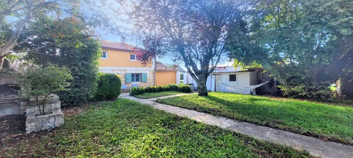 Maison à BAYON-SUR-GIRONDE