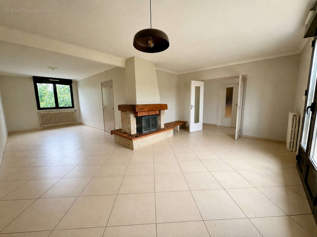 Maison à TREILLES-EN-GATINAIS