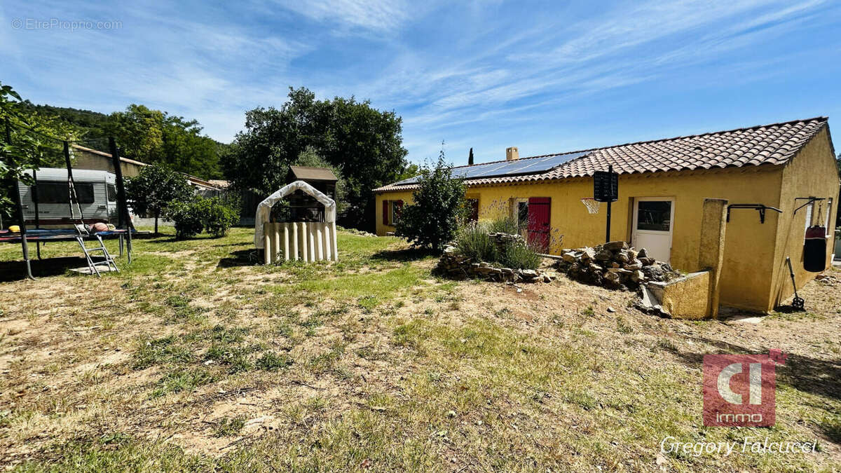 Maison à BESSE-SUR-ISSOLE