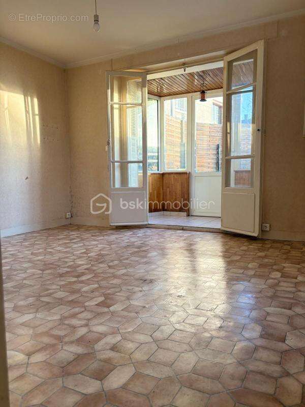 Maison à SAINTRY-SUR-SEINE