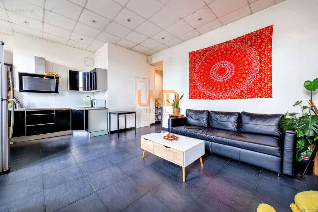 Appartement à MARSEILLE-4E
