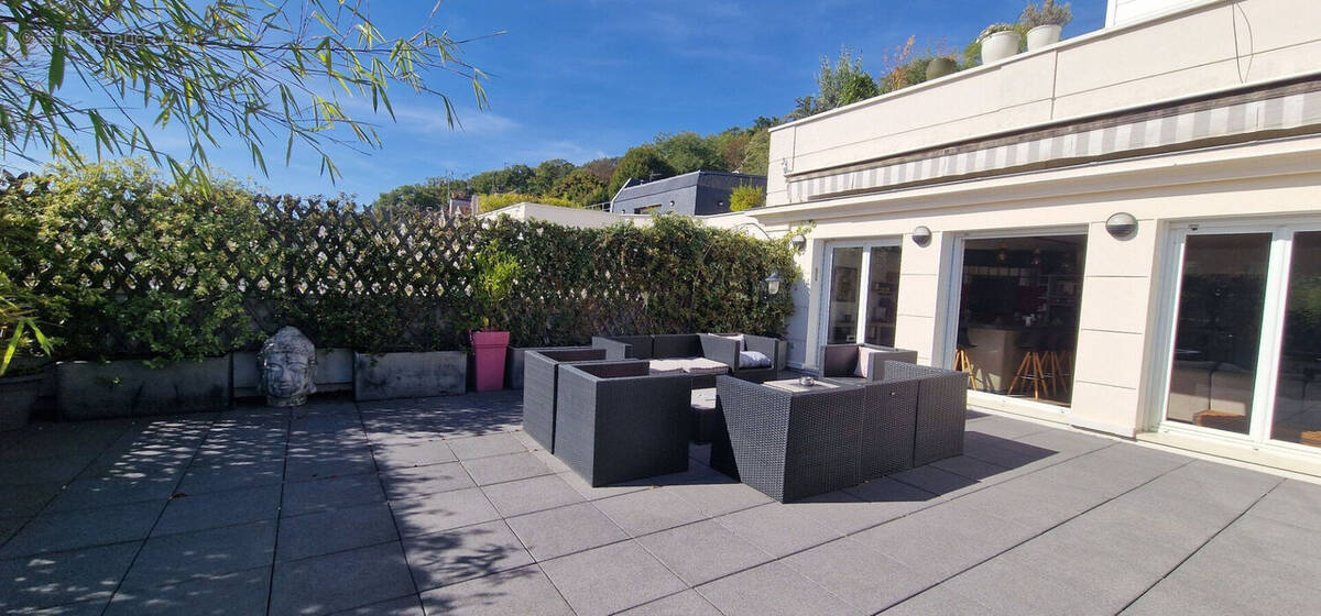 Appartement à VILLE-D&#039;AVRAY