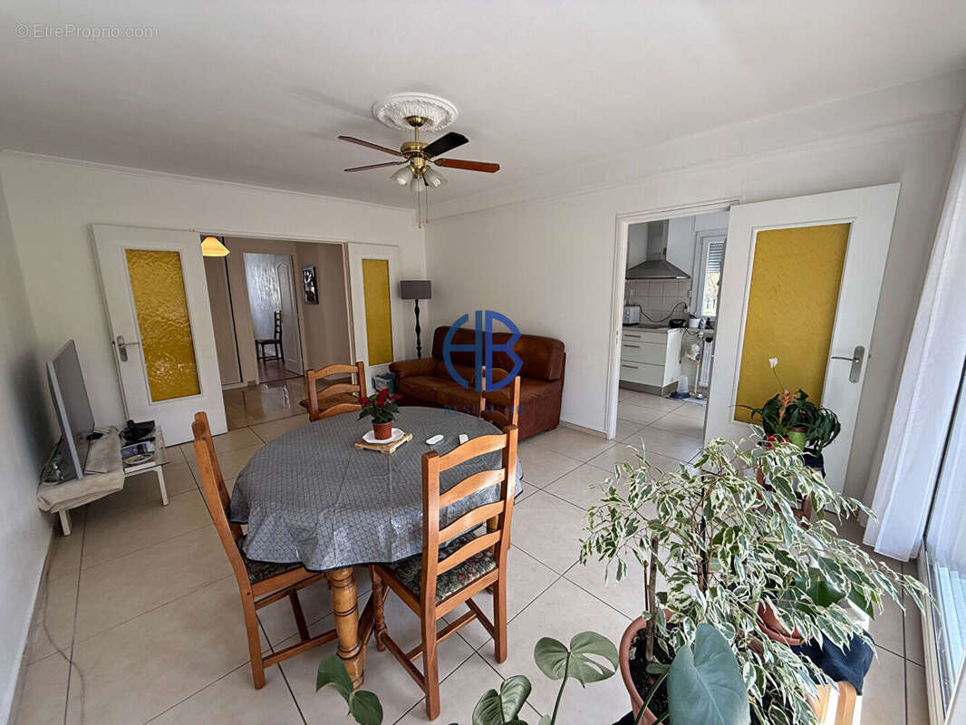 Appartement T4 + garage + balcon + cave - photo 3