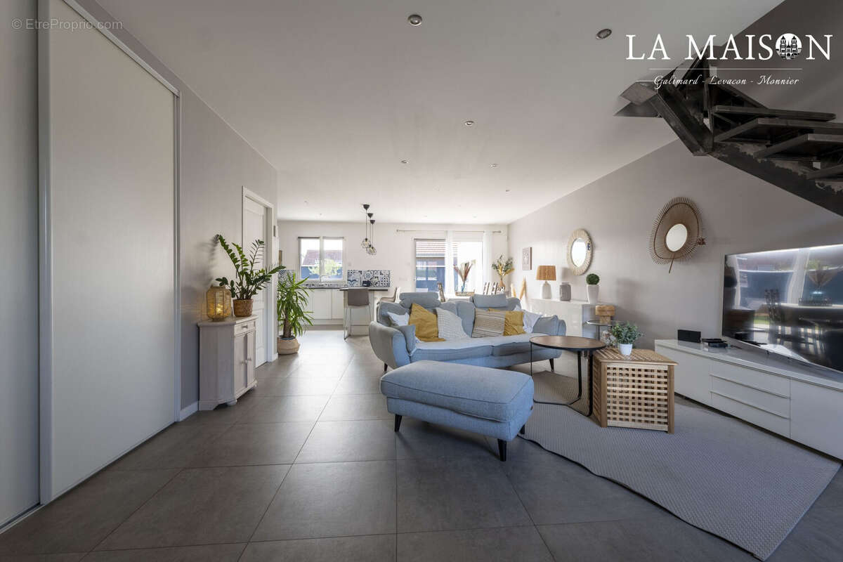 Maison à ARC-SUR-TILLE