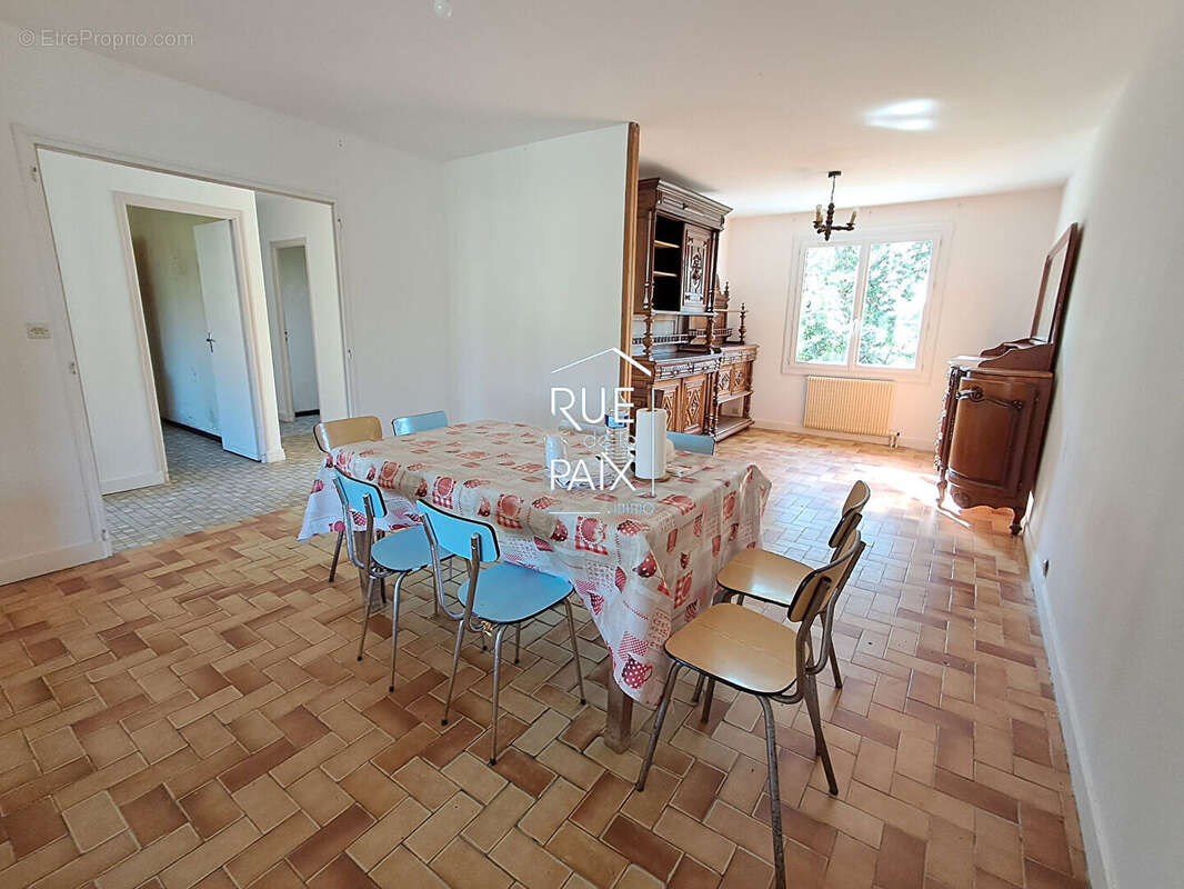 Maison de plain pied 4 chambres Serigny + Jardin de plus de 1600 m² - photo 3