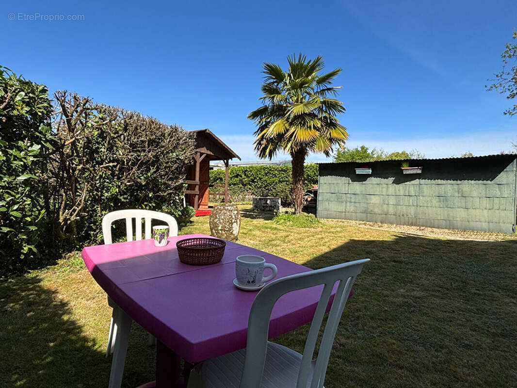 Maison à LA CHAPELLE-DES-MARAIS