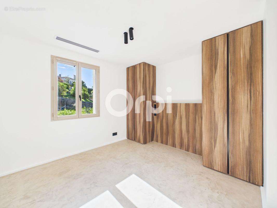 Maison à MANDELIEU-LA-NAPOULE