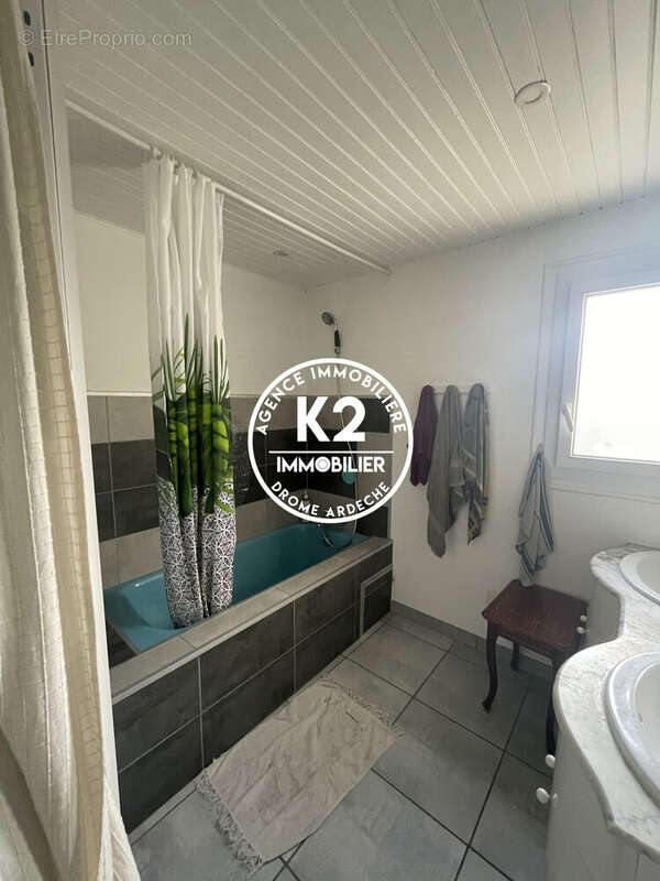 Maison à MONTELIMAR