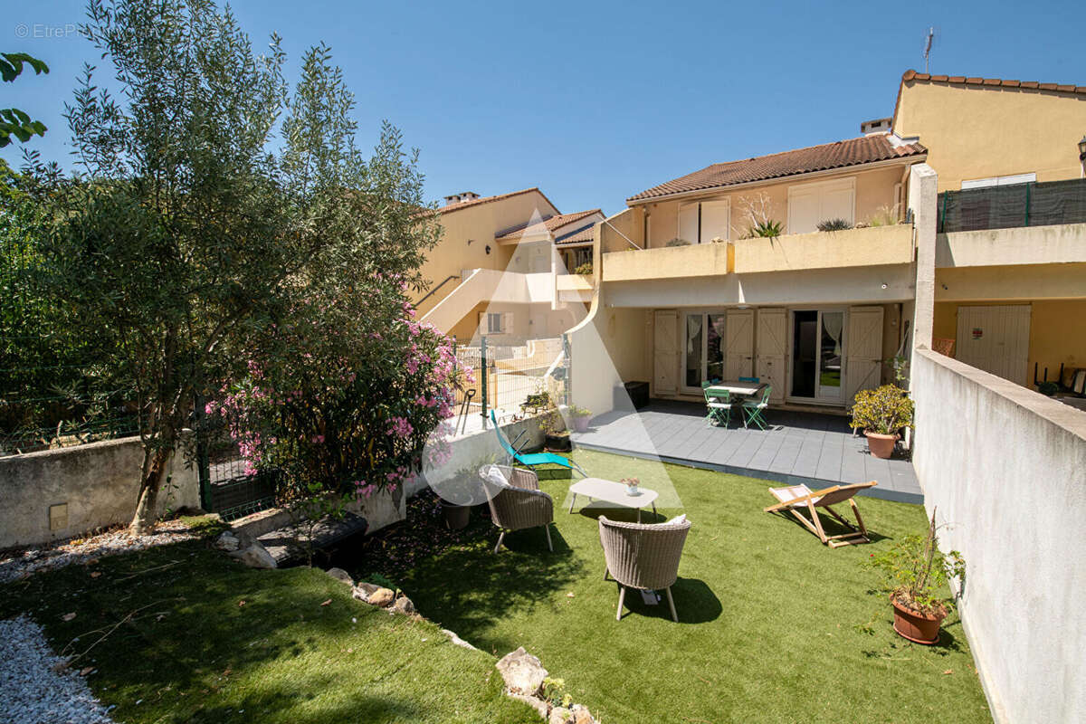 MARSEILLE 13e ? T4 traversant de 85,70 m² avec jardin privatif, terrasses et garage fermé - photo 17