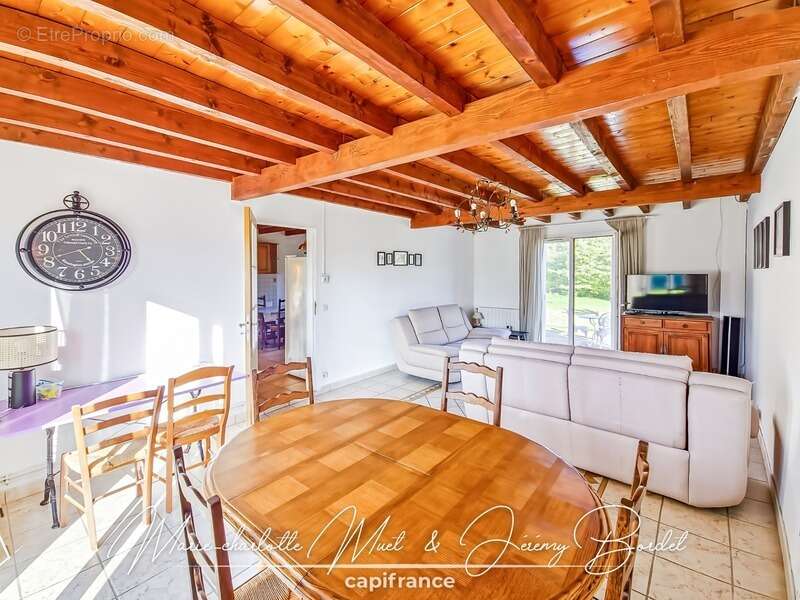 Maison à PONT-DE-VAUX