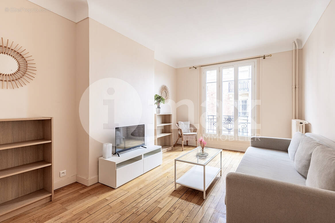 Appartement à COURBEVOIE