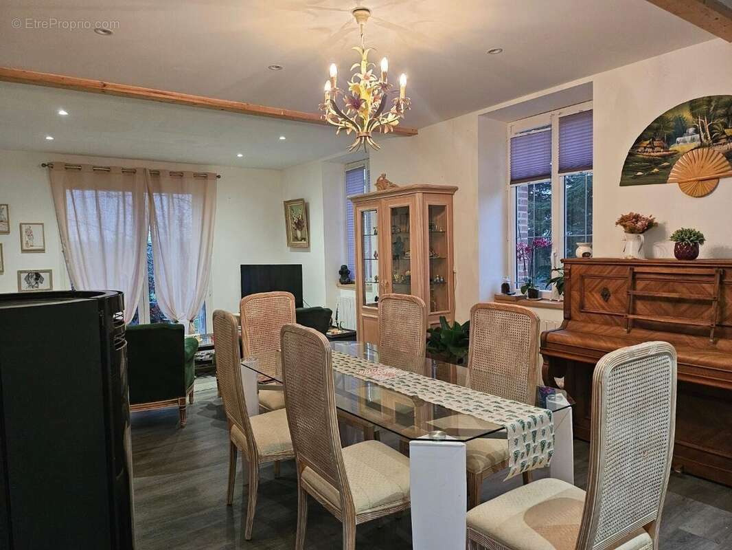 Maison à SAINT-YRIEIX-LA-PERCHE