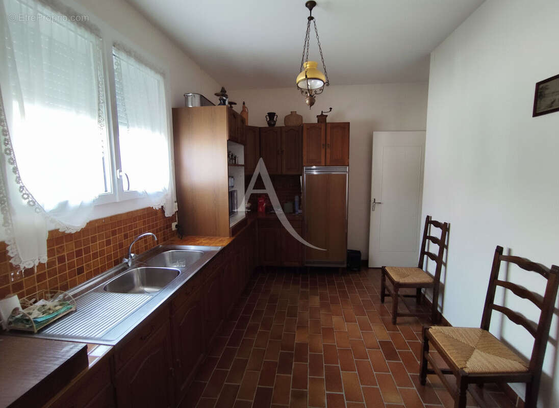 Maison de caractère au coeur du Bourg d'Olonne-sur-Mer  (5 chambres, garage, jardin) - photo 11