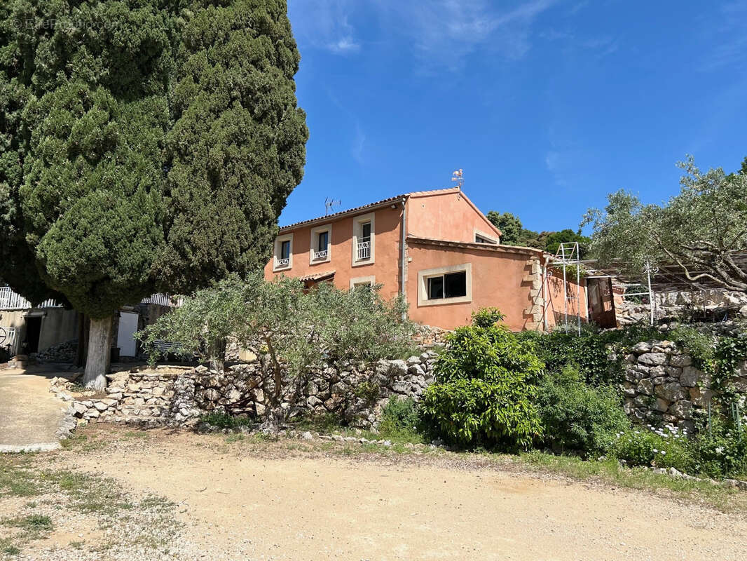 Maison à ROCHEFORT-DU-GARD
