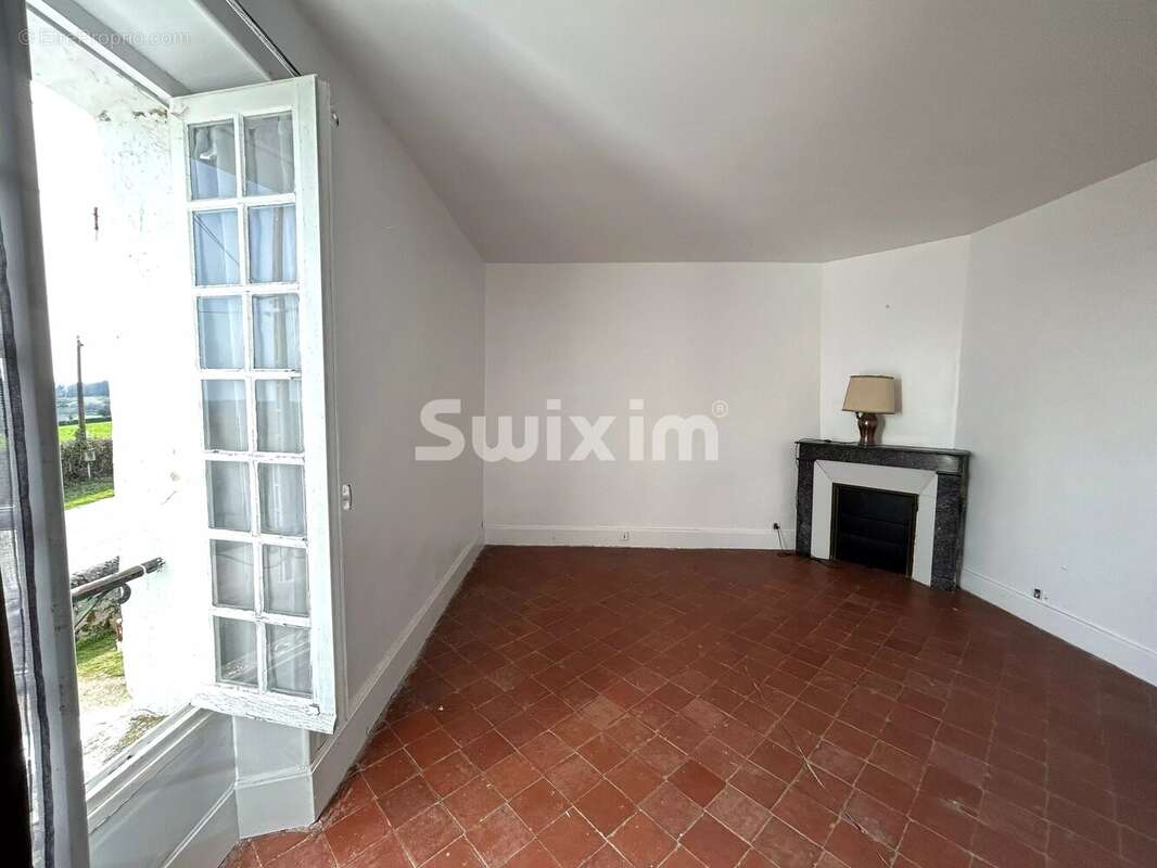 Maison à QUARRE-LES-TOMBES