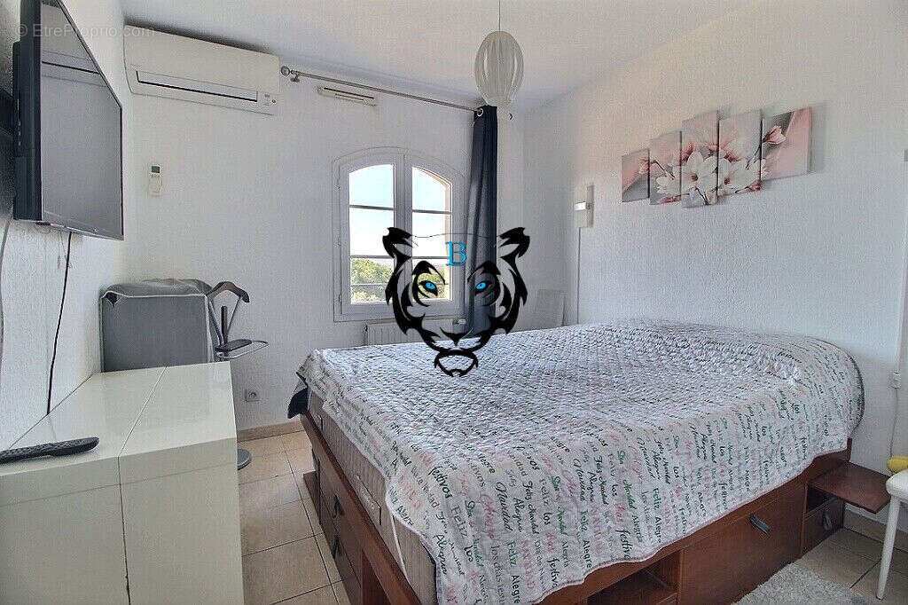 Appartement à ROQUEBRUNE-SUR-ARGENS