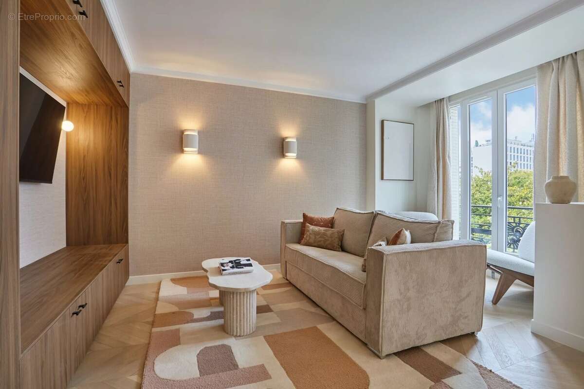 Appartement à NEUILLY-SUR-SEINE