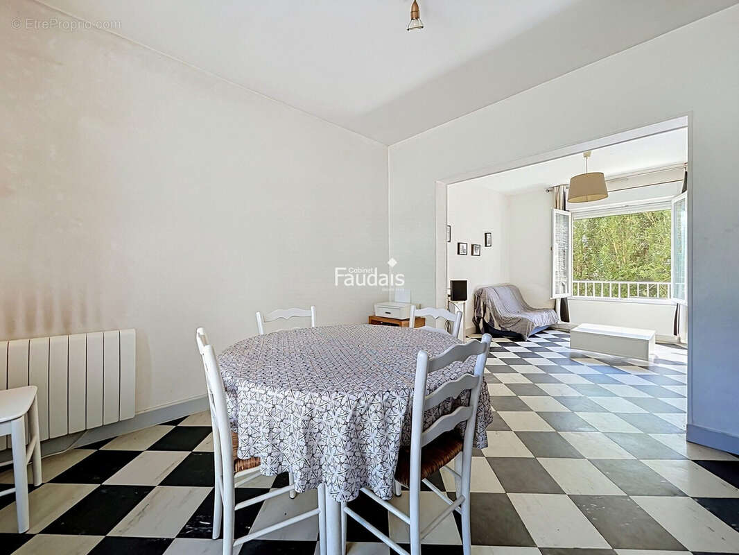 Appartement 40 m² à Barneville-Carteret  - photo 2
