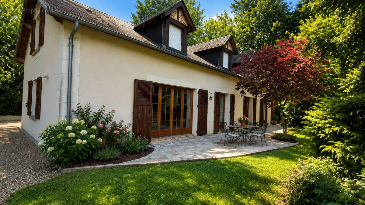 Maison à SAINT-MAURICE-MONTCOURONNE