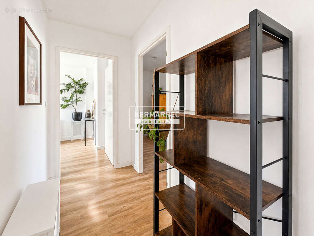 Appartement La Courrouze - T4 - 75m² - 3 chambres - Balcons - Stationnement - photo 5