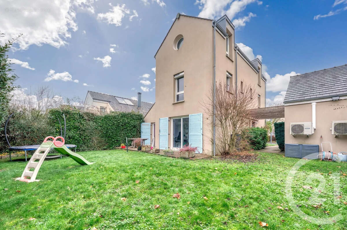 Maison à BRIE-COMTE-ROBERT