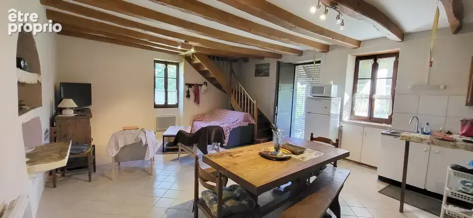 Jolie maison en pierre habitable de suite sur 2140 m2. - photo 8