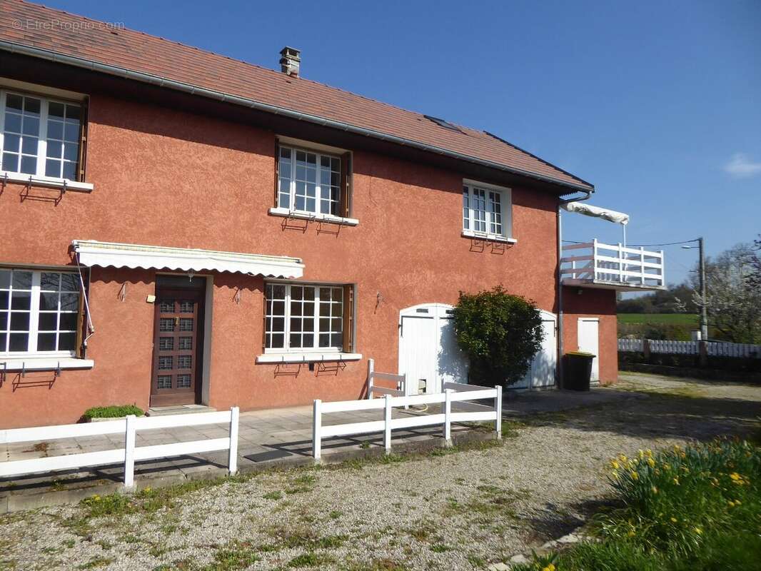 Maison à TREPT