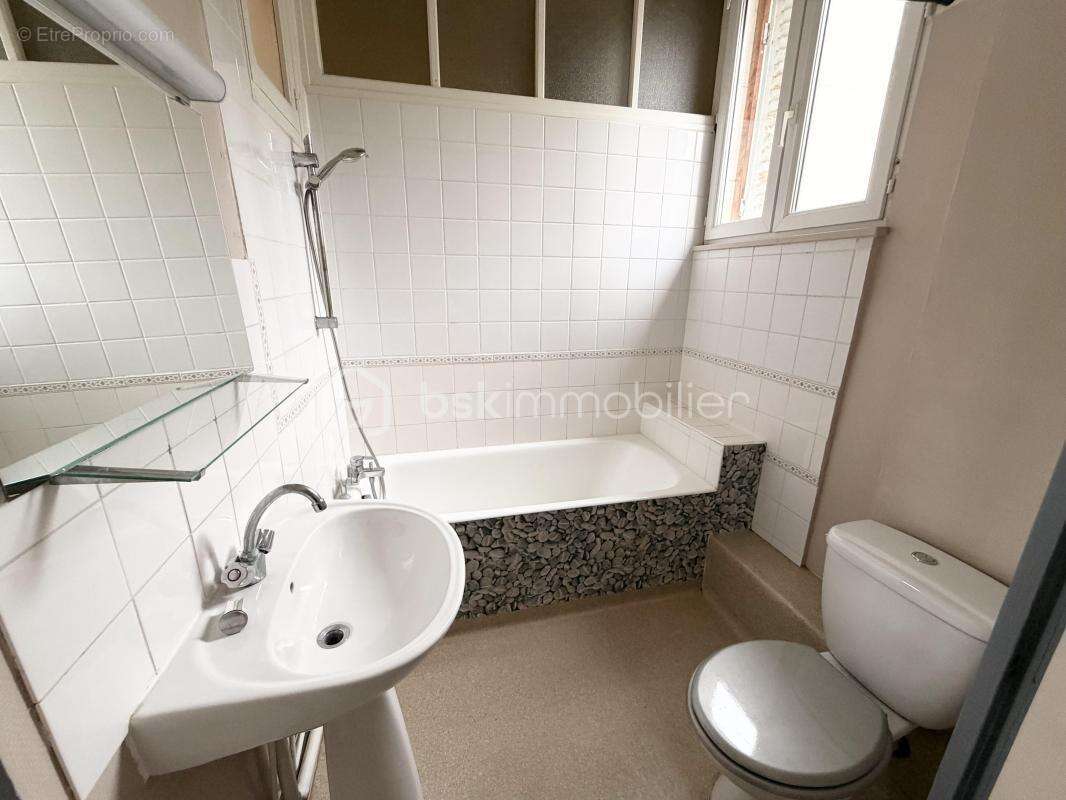 Appartement à LA GUERCHE-SUR-L'AUBOIS