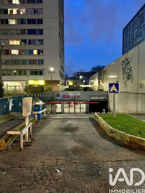 Photo 3 - Parking à PARIS-13E