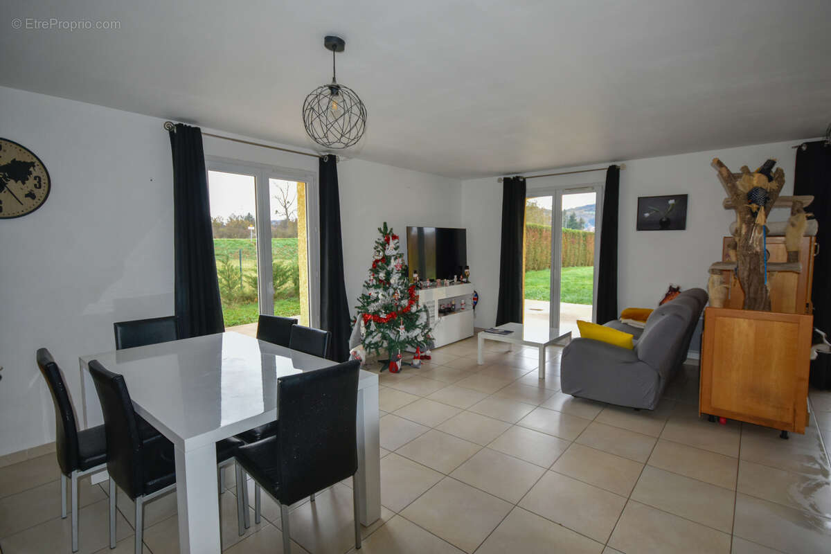 Maison à PAULHAGUET