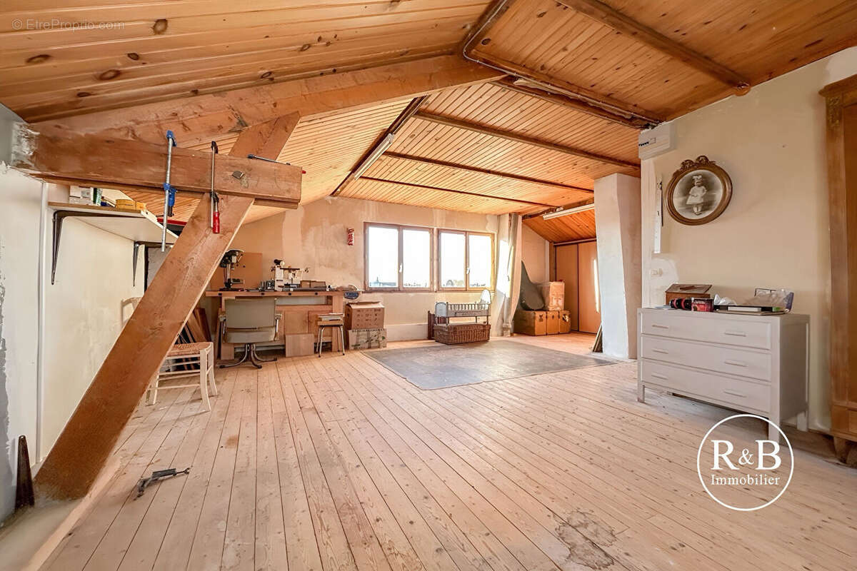 Maison à LES CLAYES-SOUS-BOIS