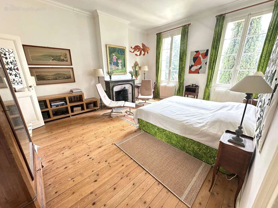 Maison à COUTRAS