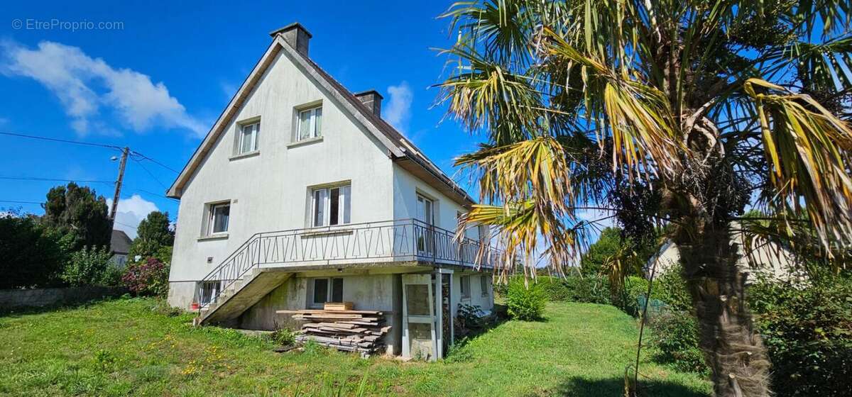 Maison à MALGUENAC