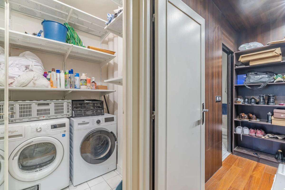 Appartement à COURBEVOIE